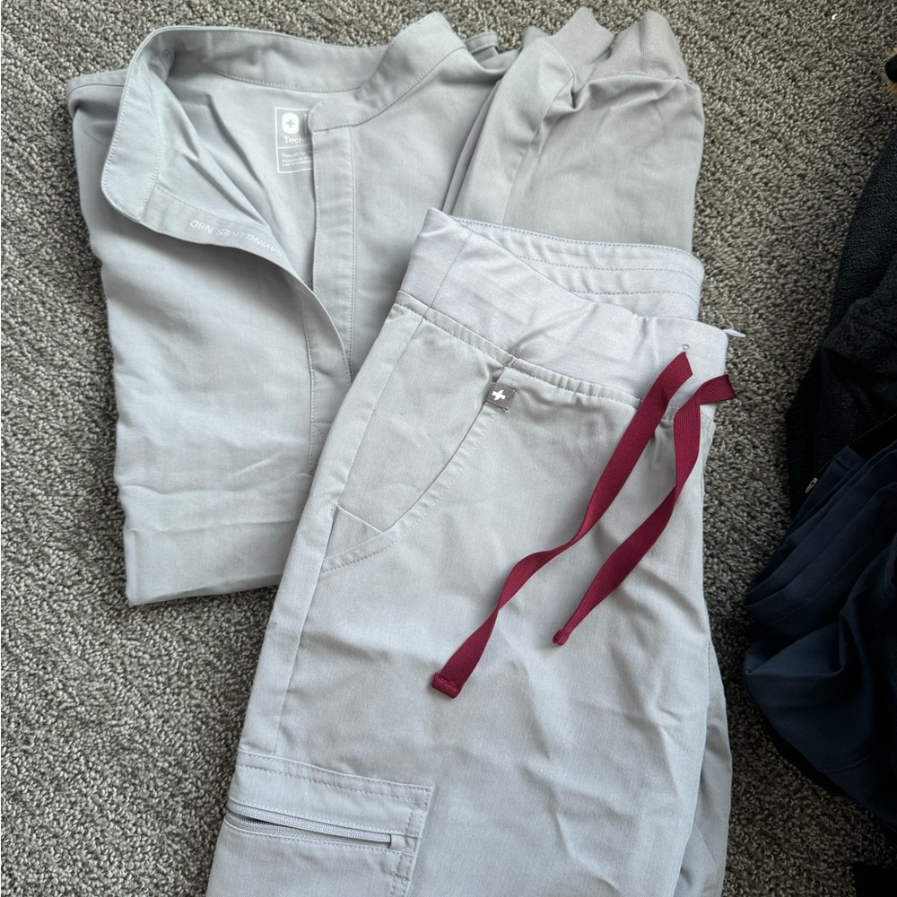 Figs scrubs